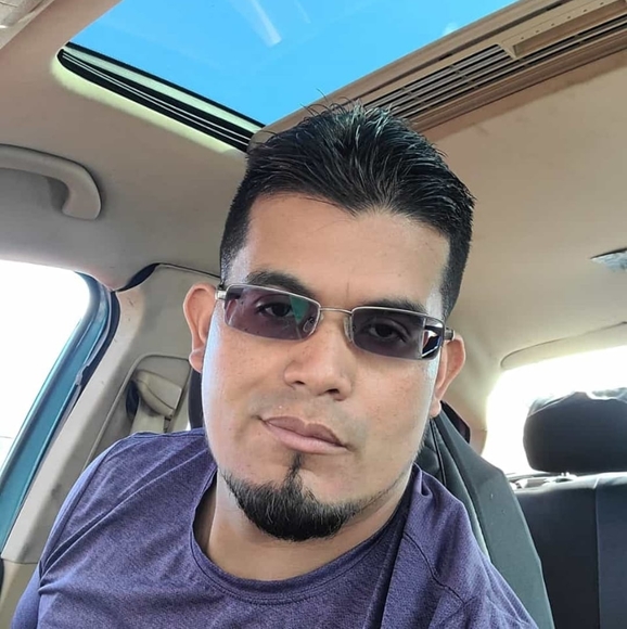 Poshmark profile picture for @macos